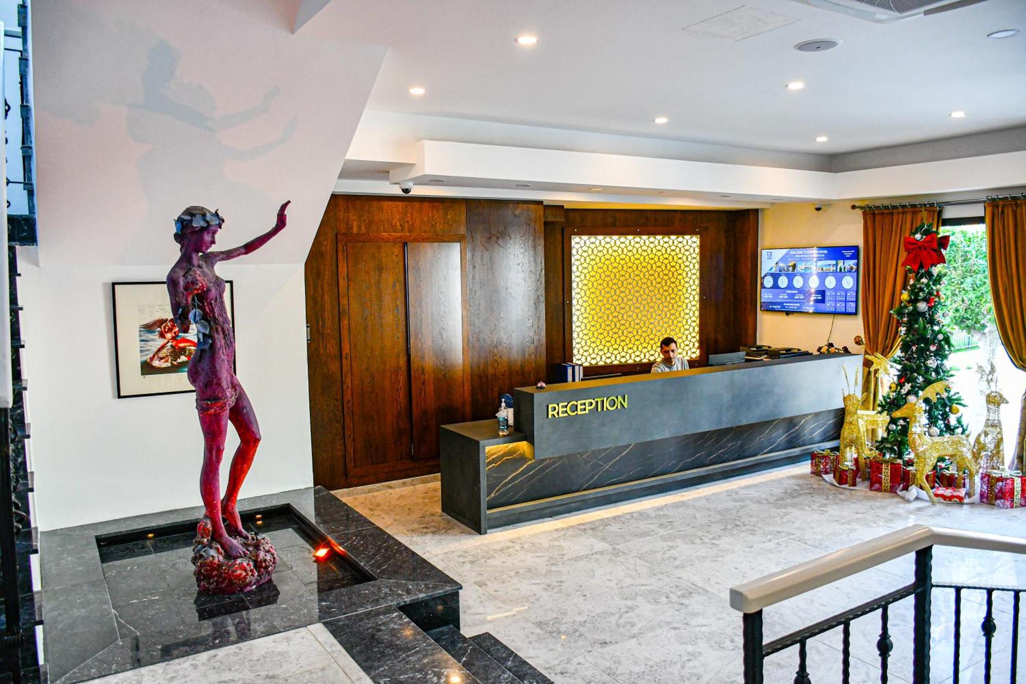 Dorana Hotel كيرينيا المظهر الخارجي الصورة