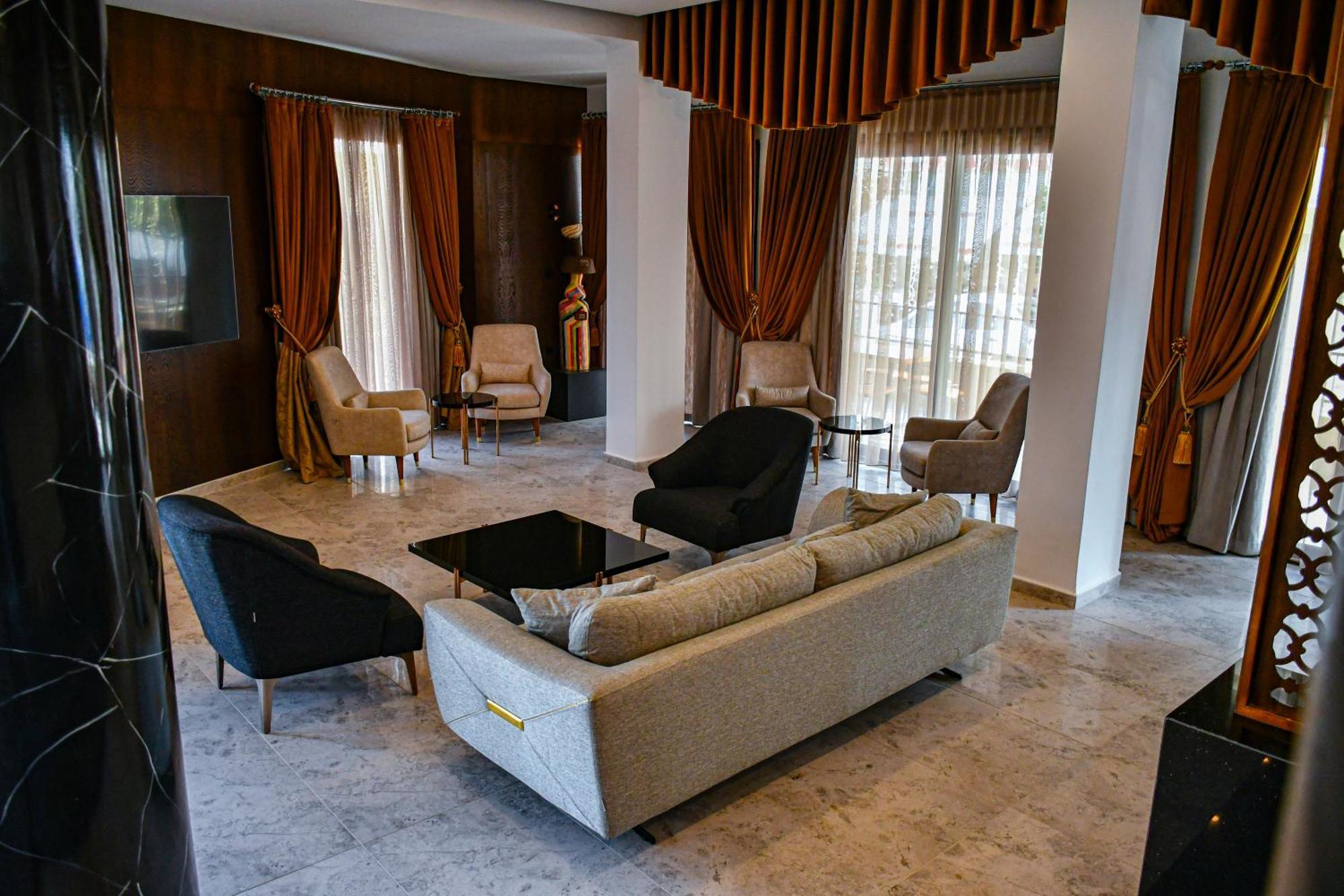 Dorana Hotel كيرينيا المظهر الخارجي الصورة