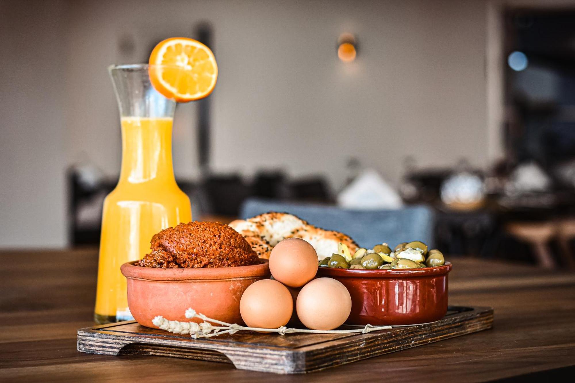 Dorana Hotel كيرينيا المظهر الخارجي الصورة