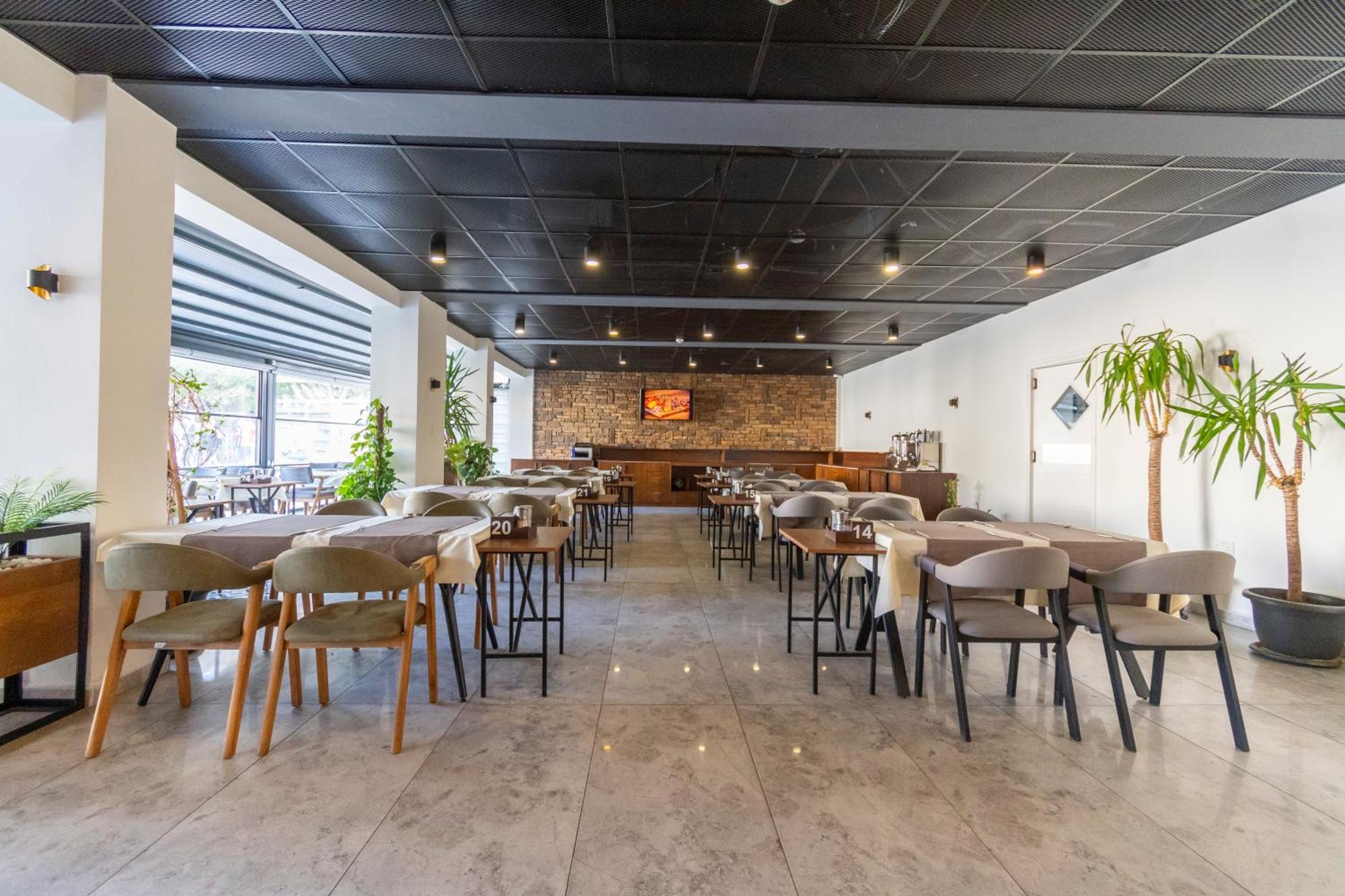 Dorana Hotel كيرينيا المظهر الخارجي الصورة