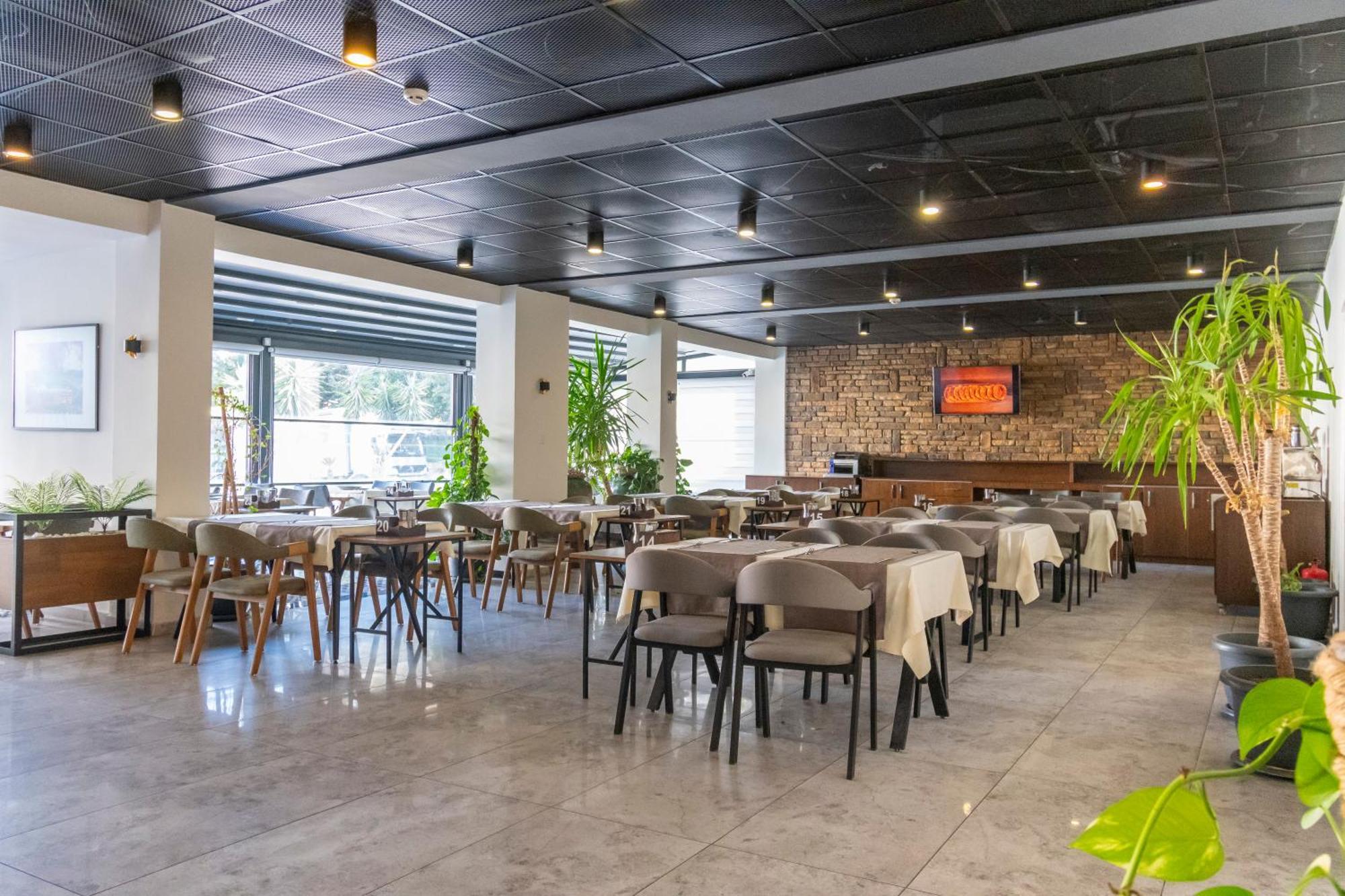 Dorana Hotel كيرينيا المظهر الخارجي الصورة