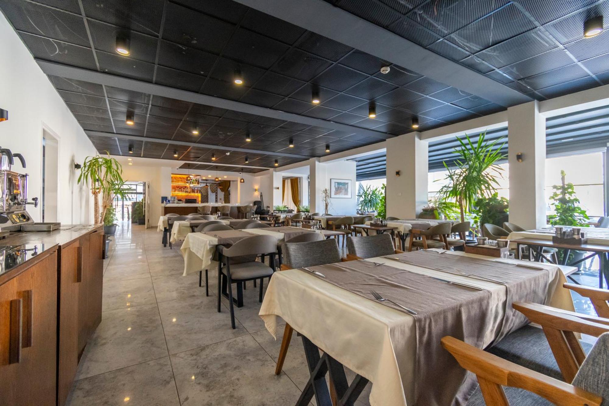 Dorana Hotel كيرينيا المظهر الخارجي الصورة